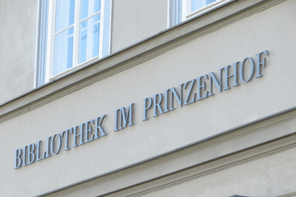 Bild 1 von Stadt- und Kreisbibliothek im Prinzenhof